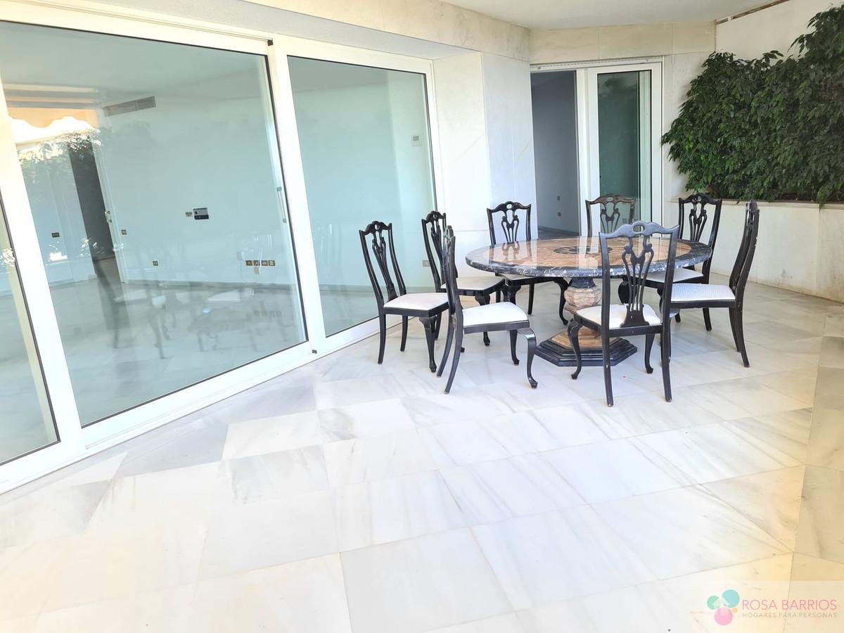 For sale of apartment in Marbella
