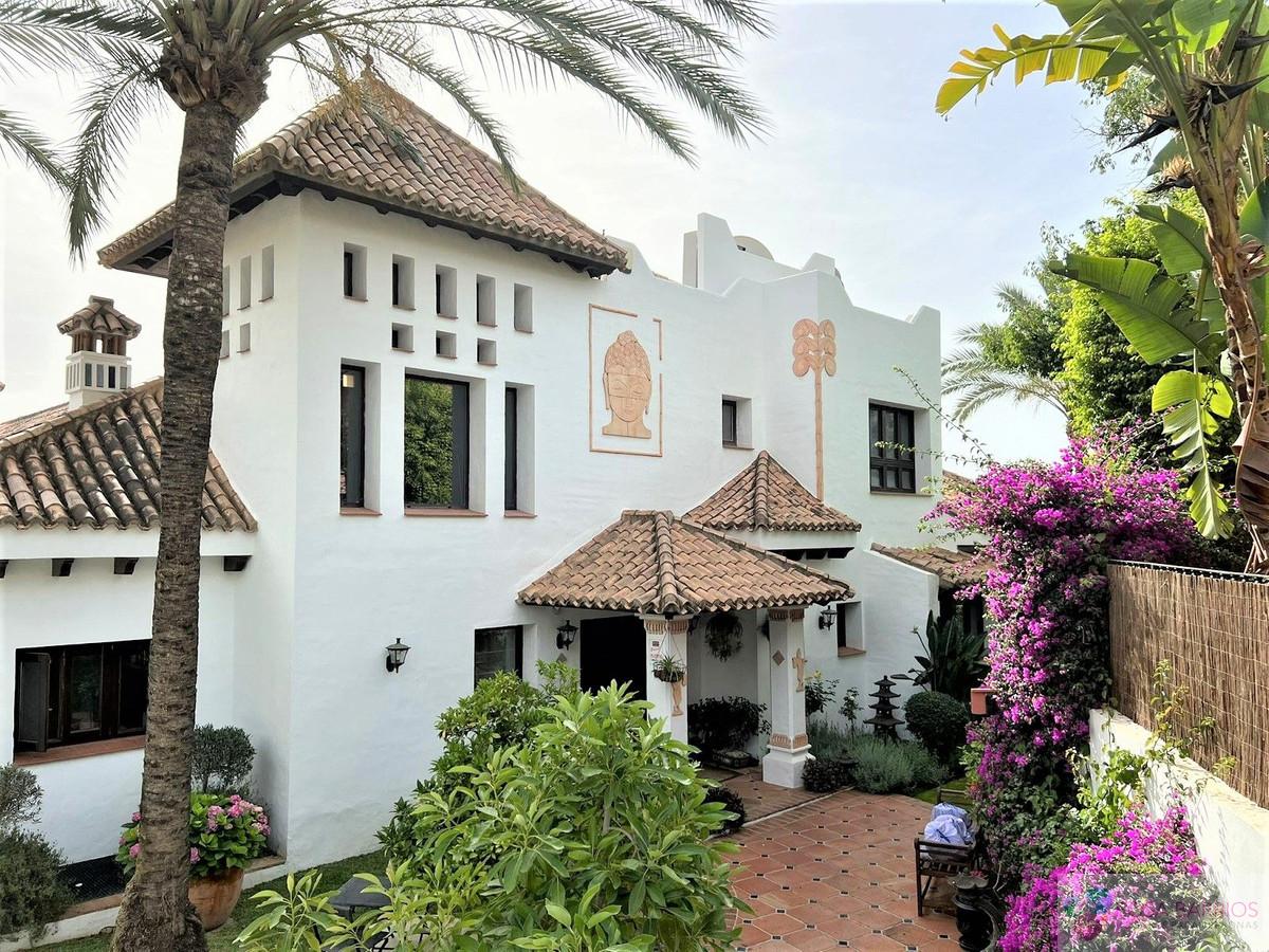 For sale of villa in Marbella