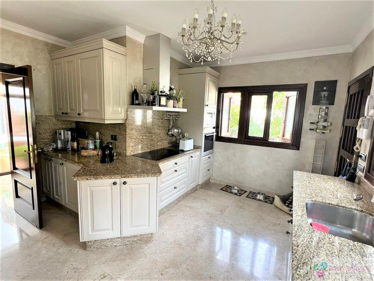 For sale of villa in Marbella