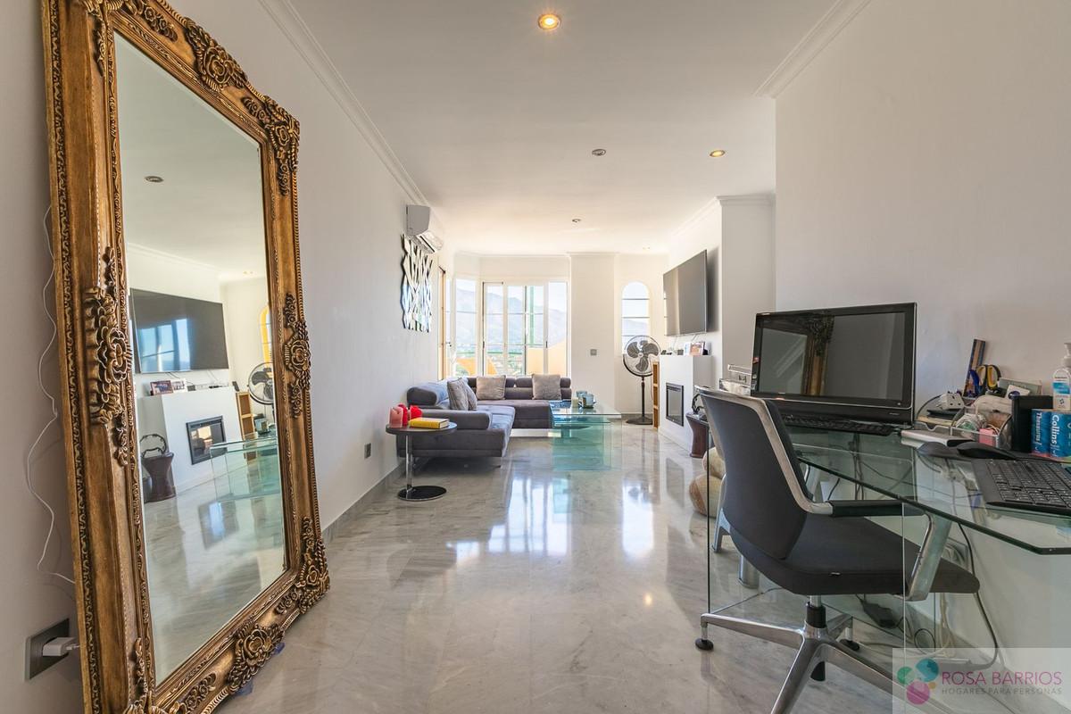 For sale of apartment in Nueva Andalucía