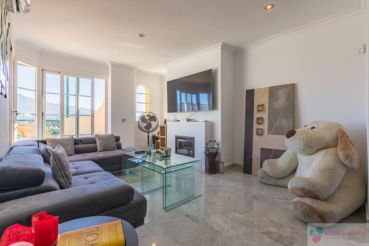 For sale of apartment in Nueva Andalucía