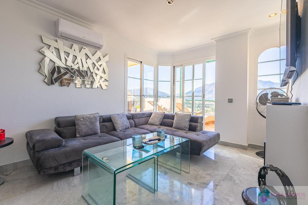 For sale of apartment in Nueva Andalucía