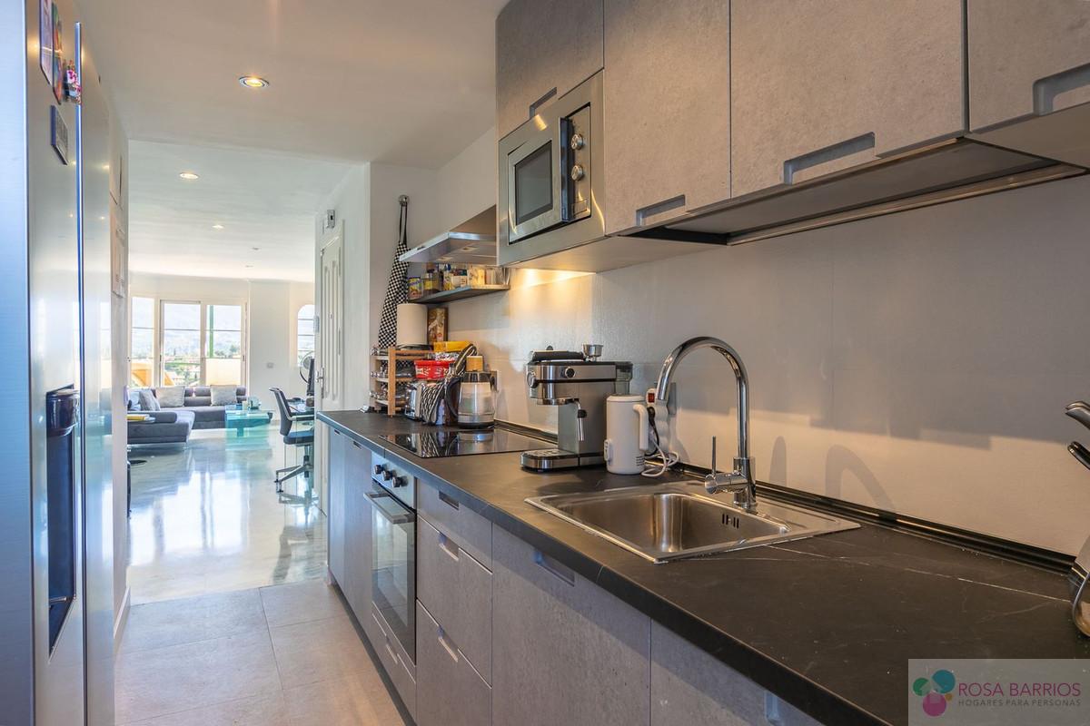 For sale of apartment in Nueva Andalucía