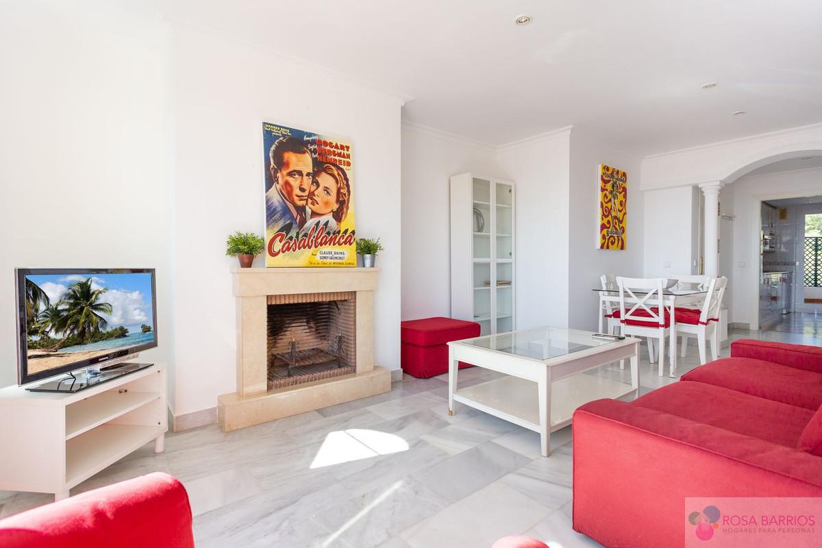 For sale of apartment in Nueva Andalucía