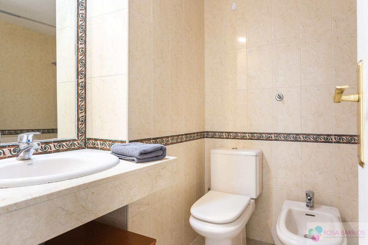 For sale of apartment in Nueva Andalucía