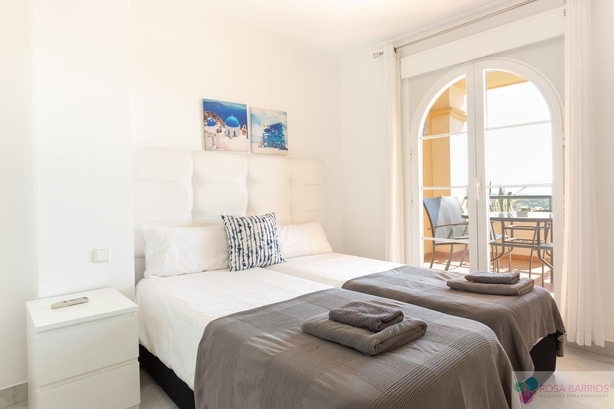 For sale of apartment in Nueva Andalucía