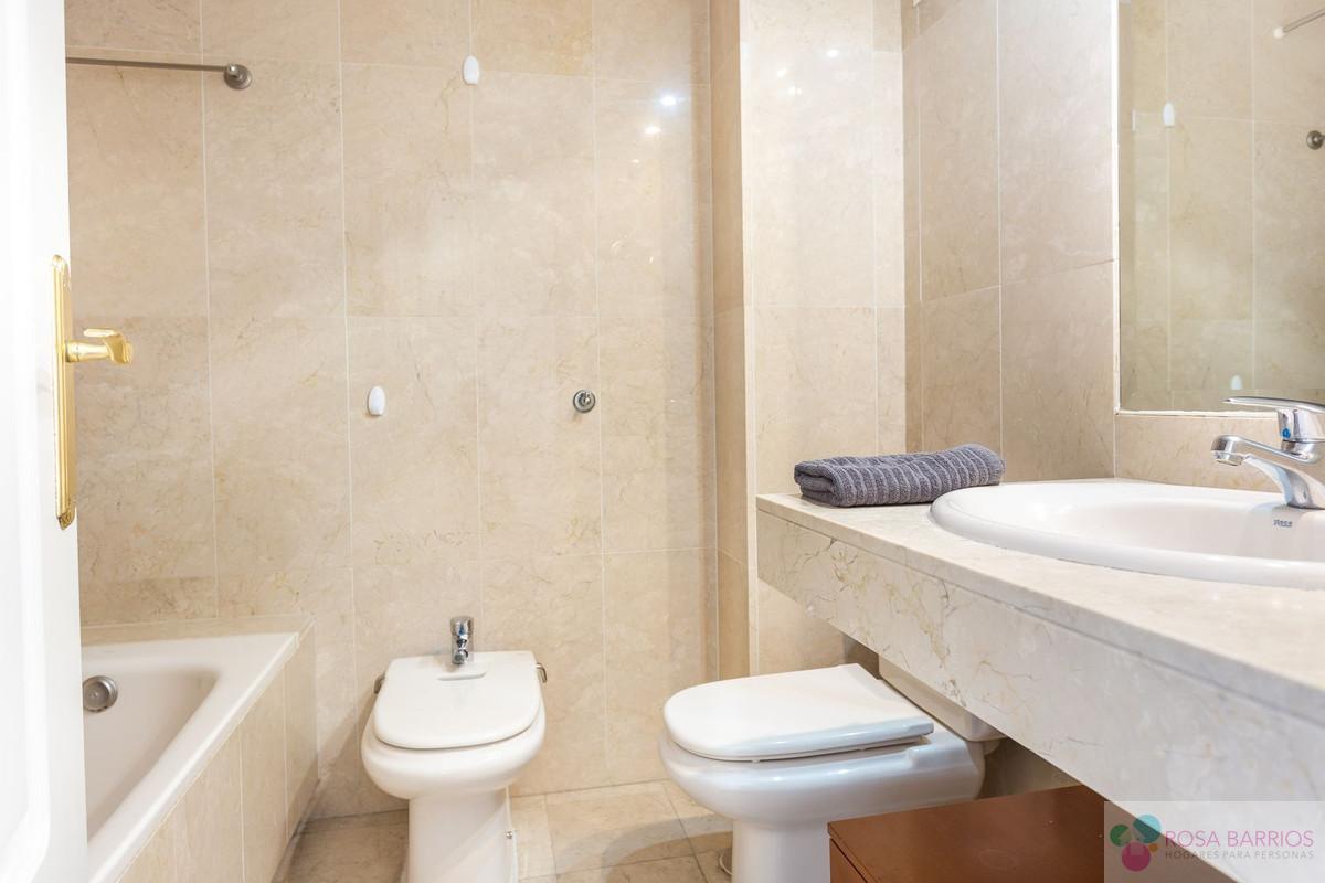 For sale of apartment in Nueva Andalucía