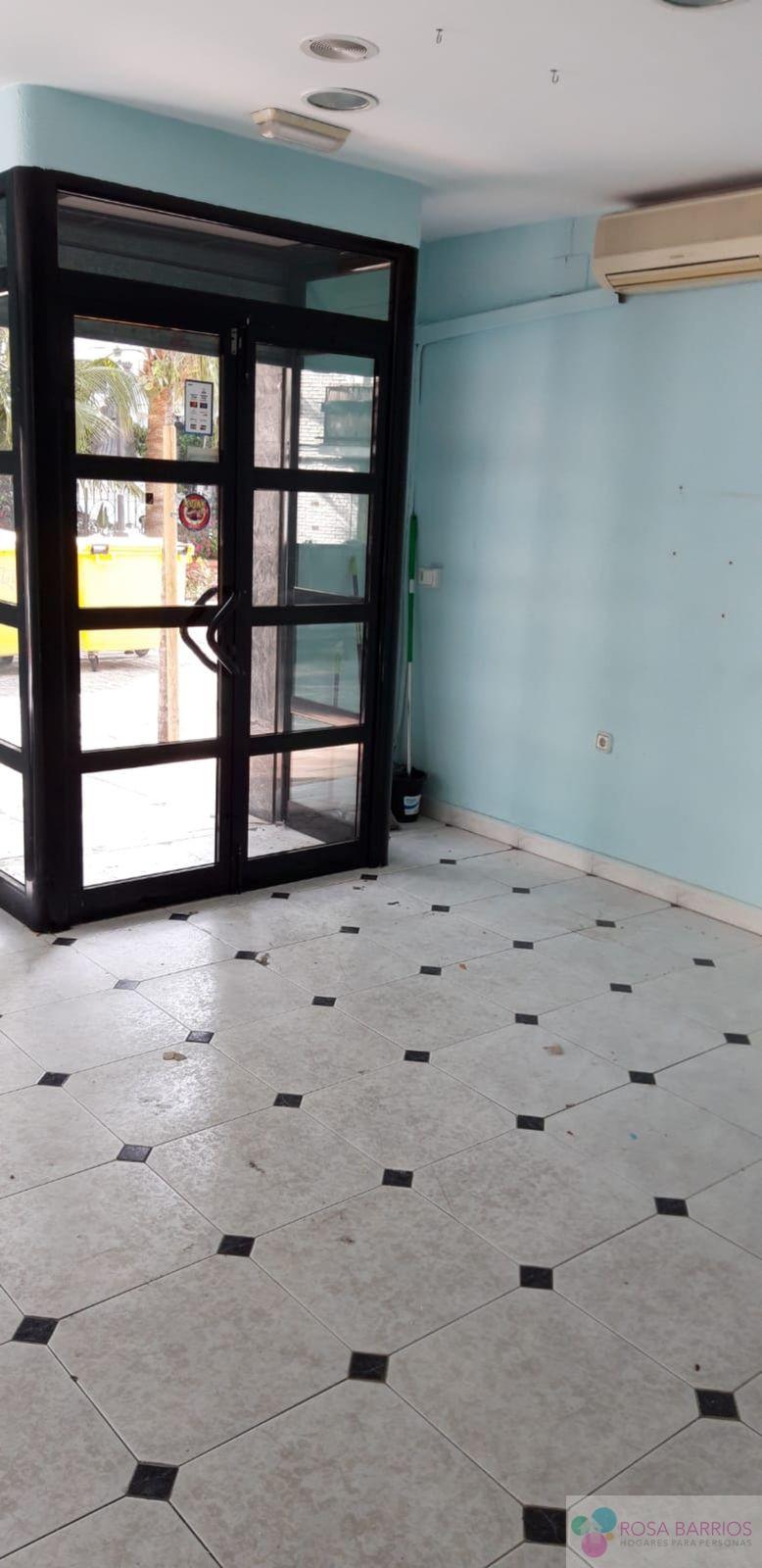 For sale of commercial in Estepona