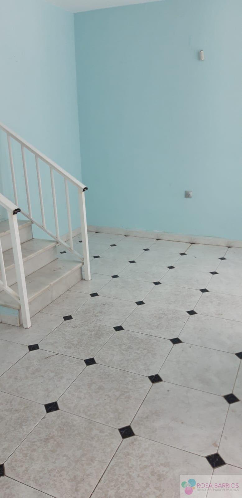 For sale of commercial in Estepona