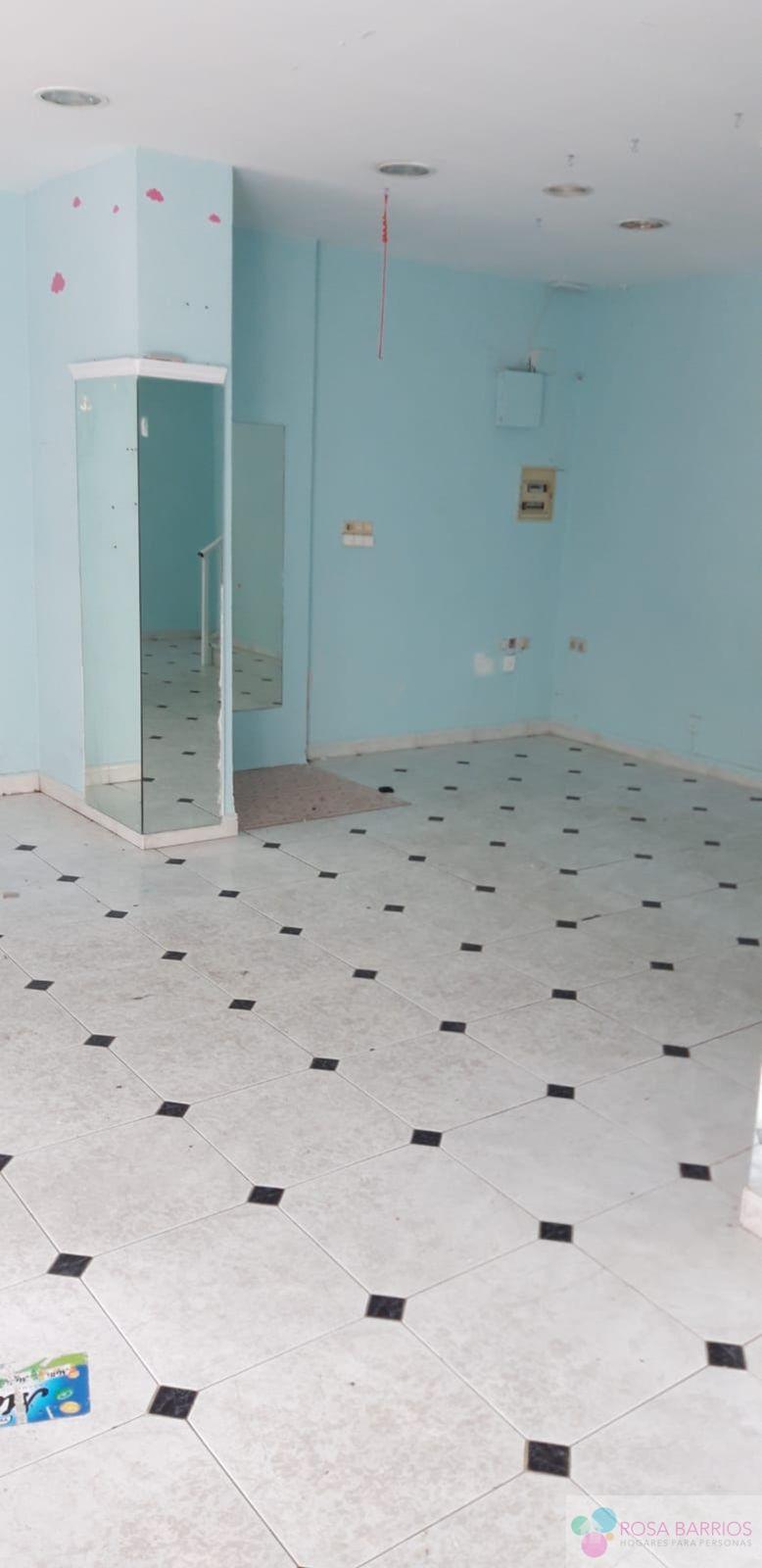 For sale of commercial in Estepona