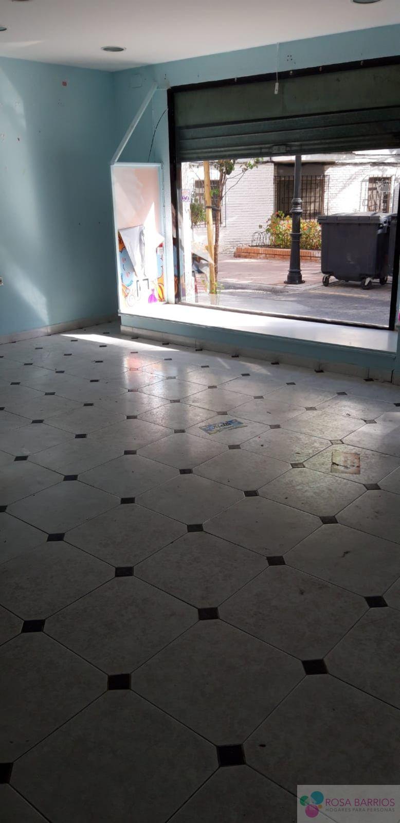 For sale of commercial in Estepona