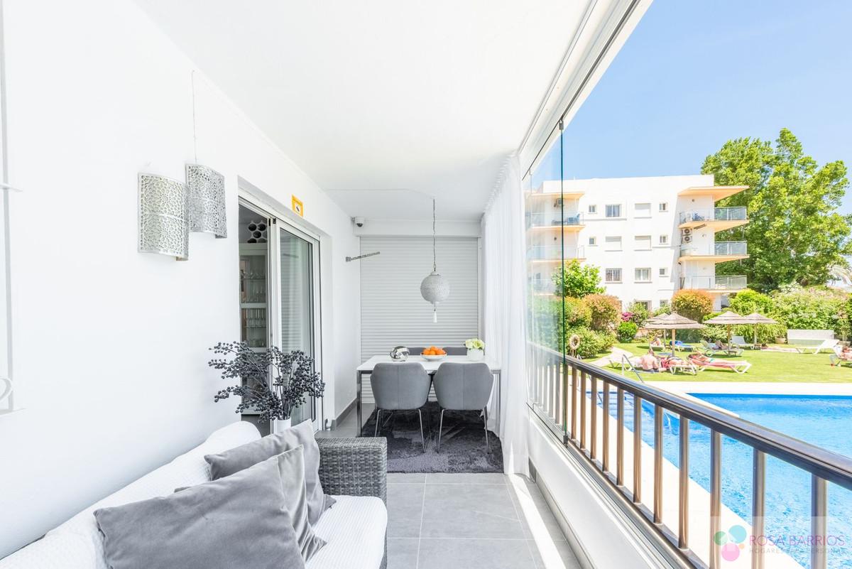 For sale of apartment in Puerto Banús