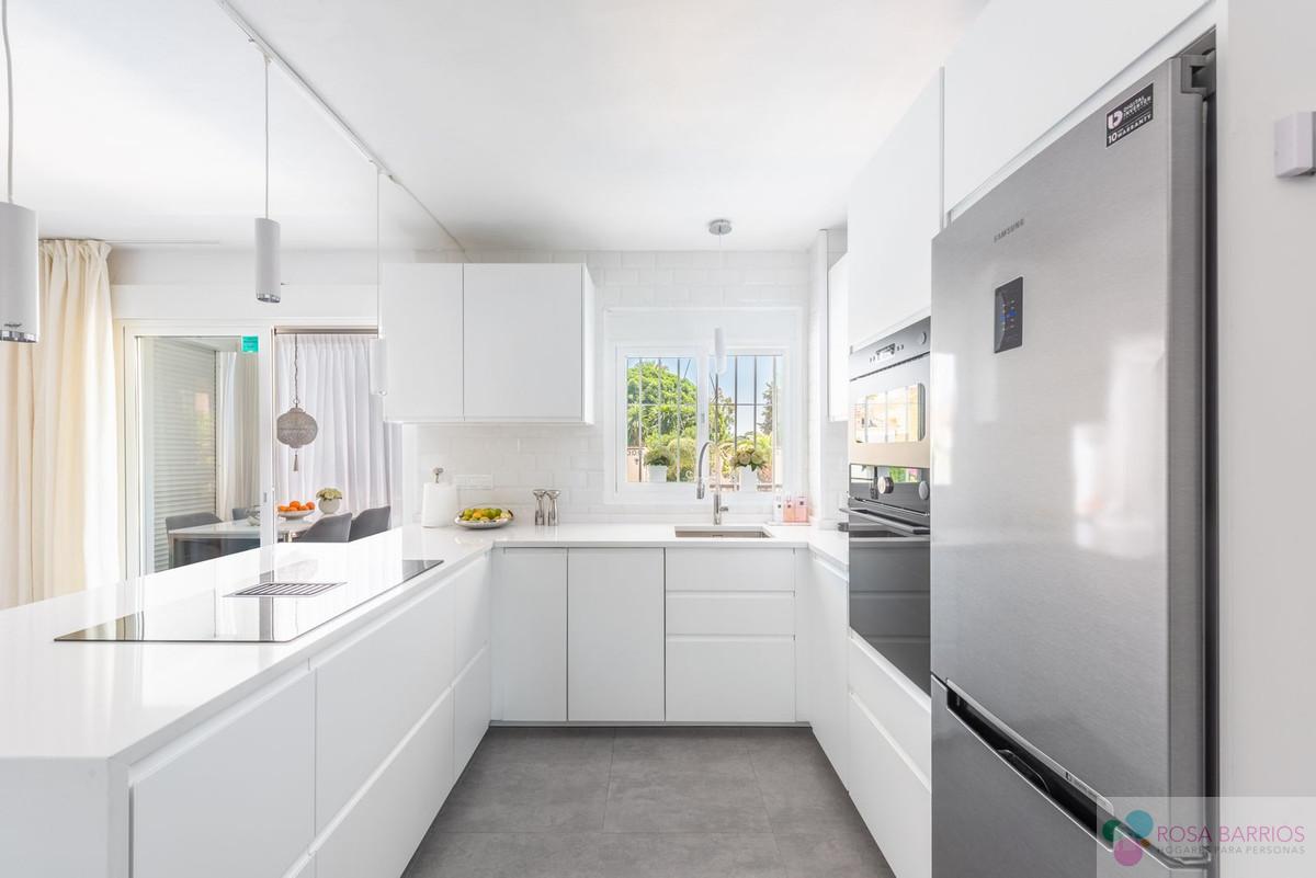 For sale of apartment in Puerto Banús