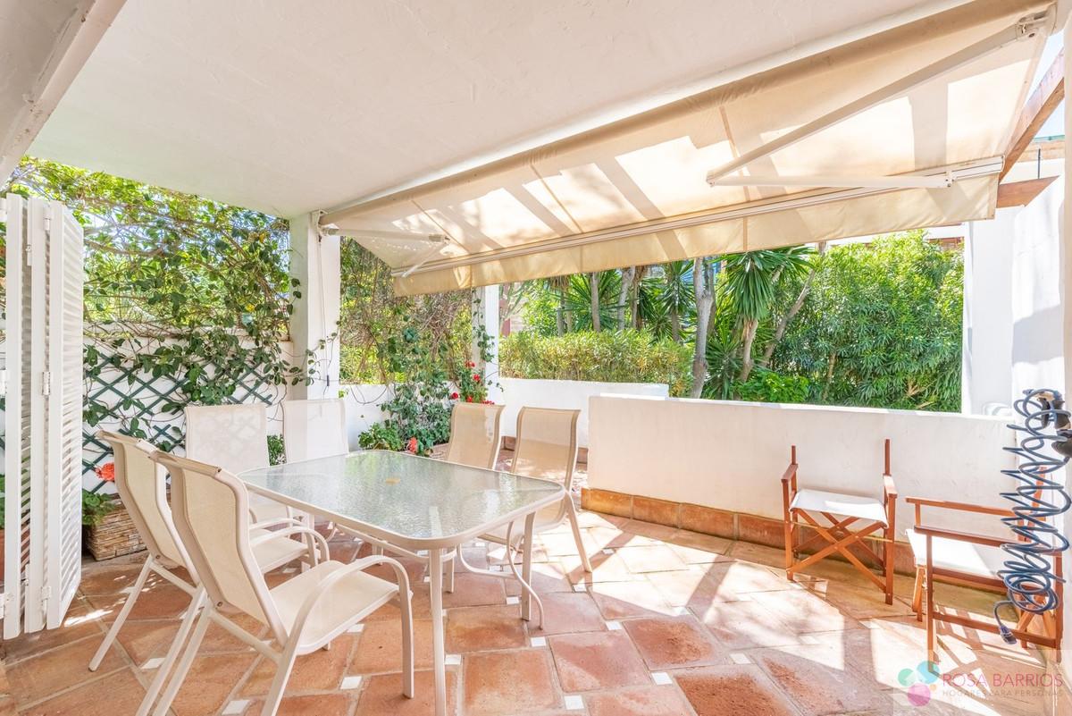 For sale of apartment in Puerto Banús