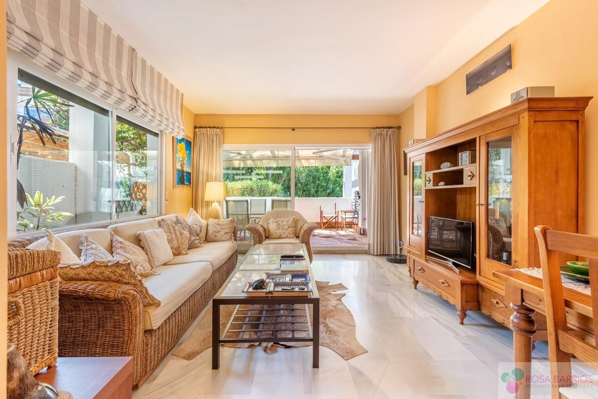 For sale of apartment in Puerto Banús