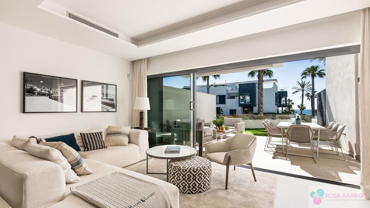 For sale of villa in Estepona