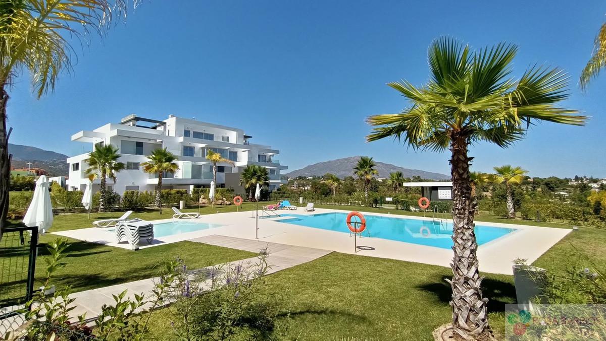 For sale of penthouse in Estepona