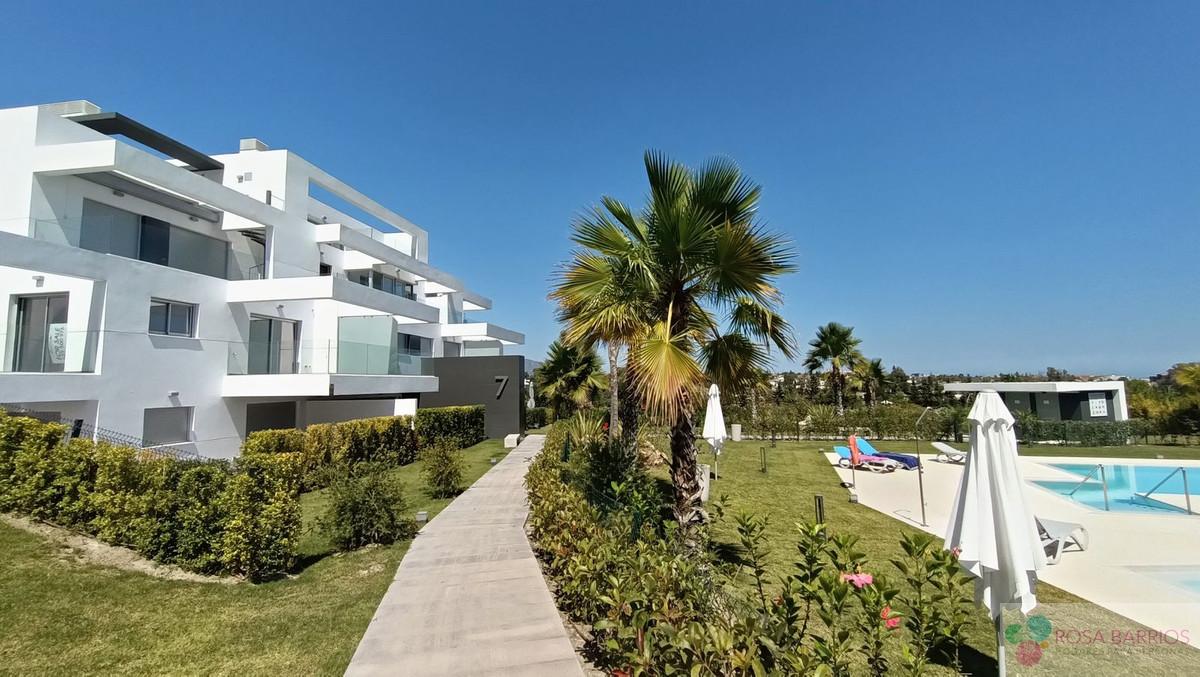 For sale of penthouse in Estepona
