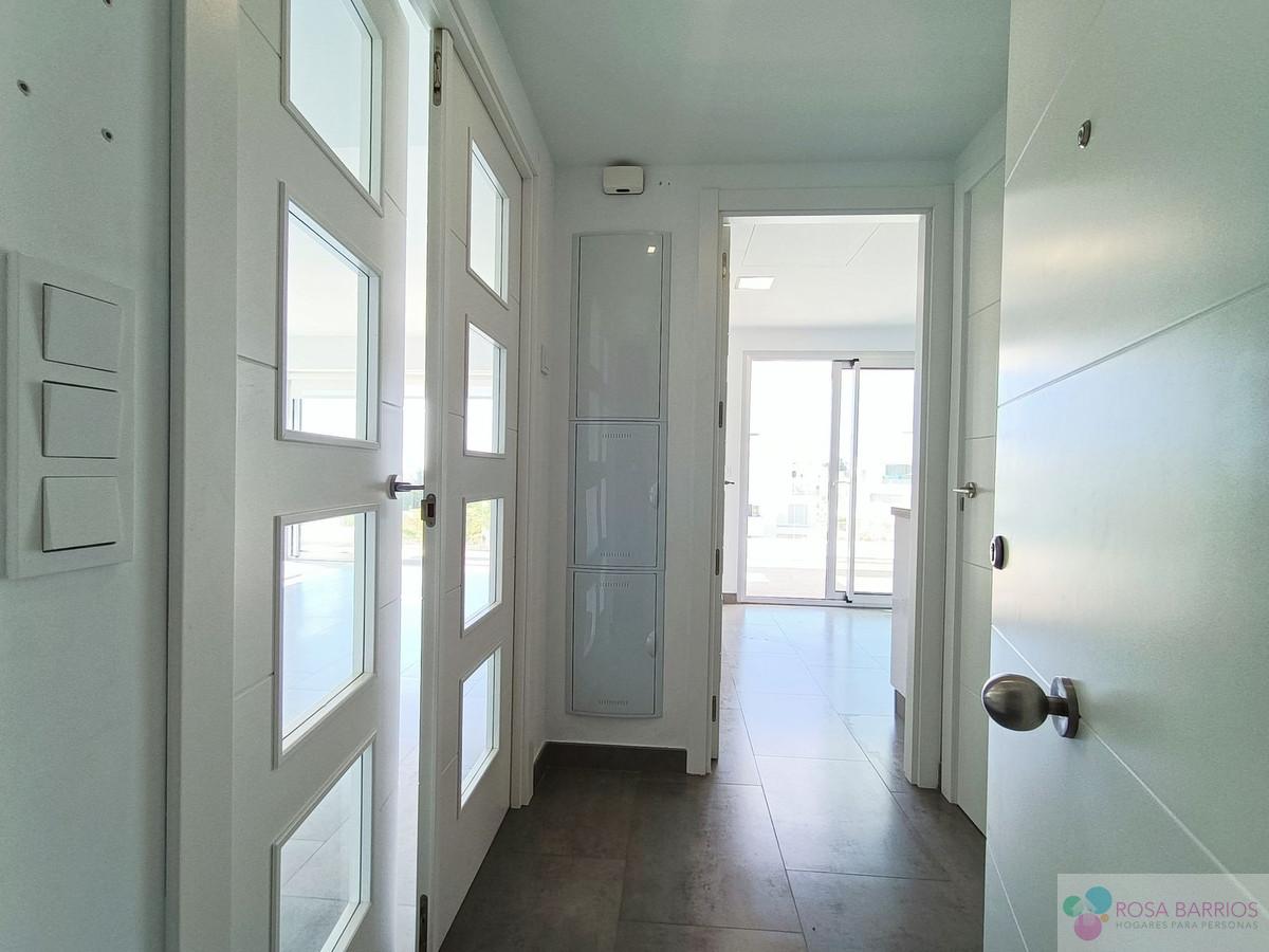 For sale of penthouse in Estepona