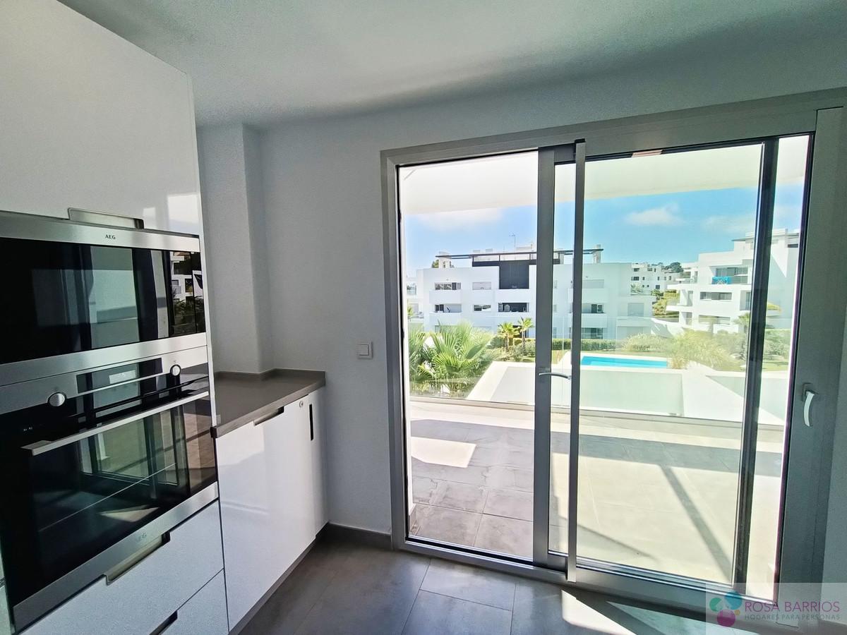 For sale of penthouse in Estepona