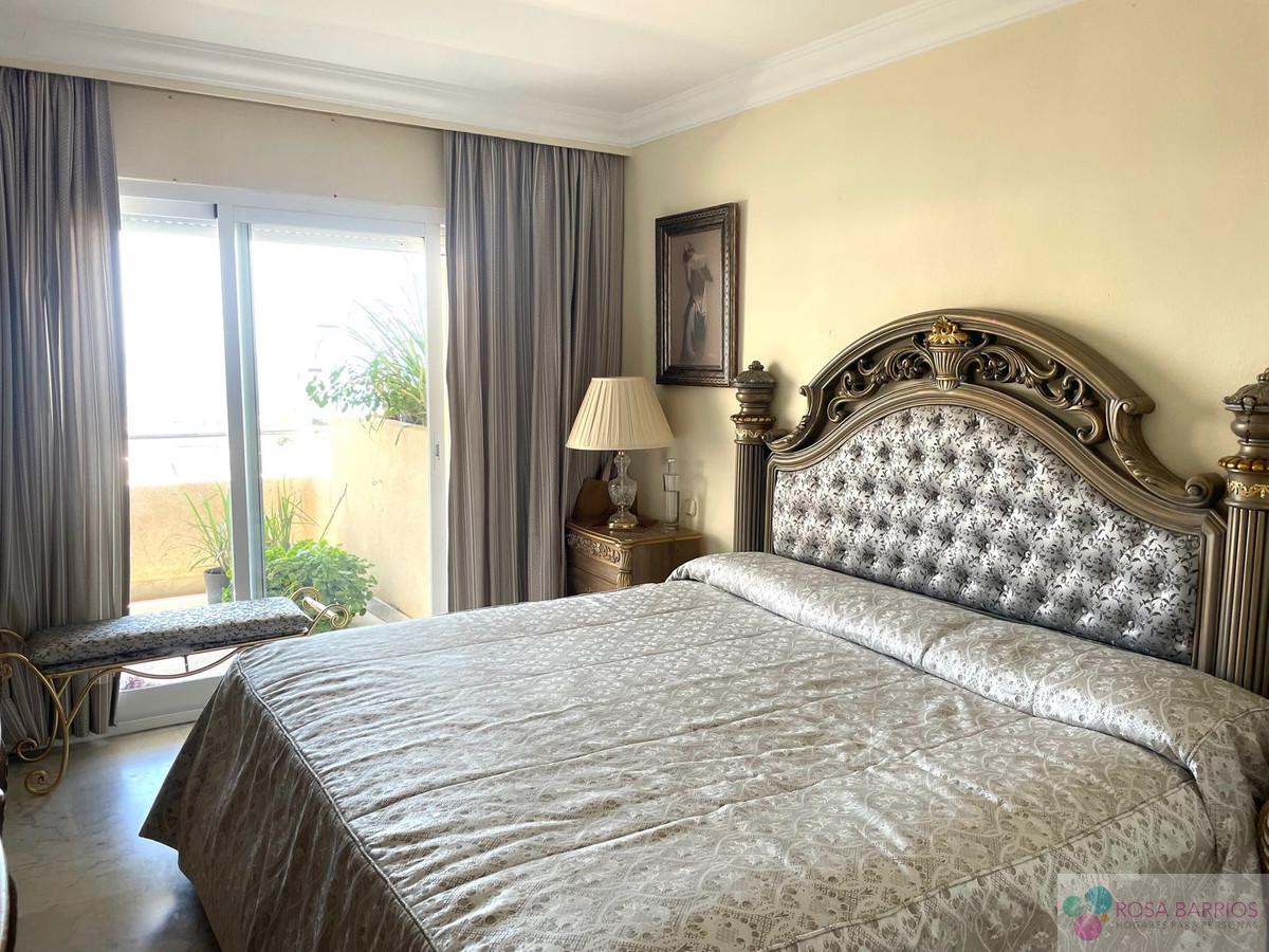 For sale of apartment in Puerto Banús