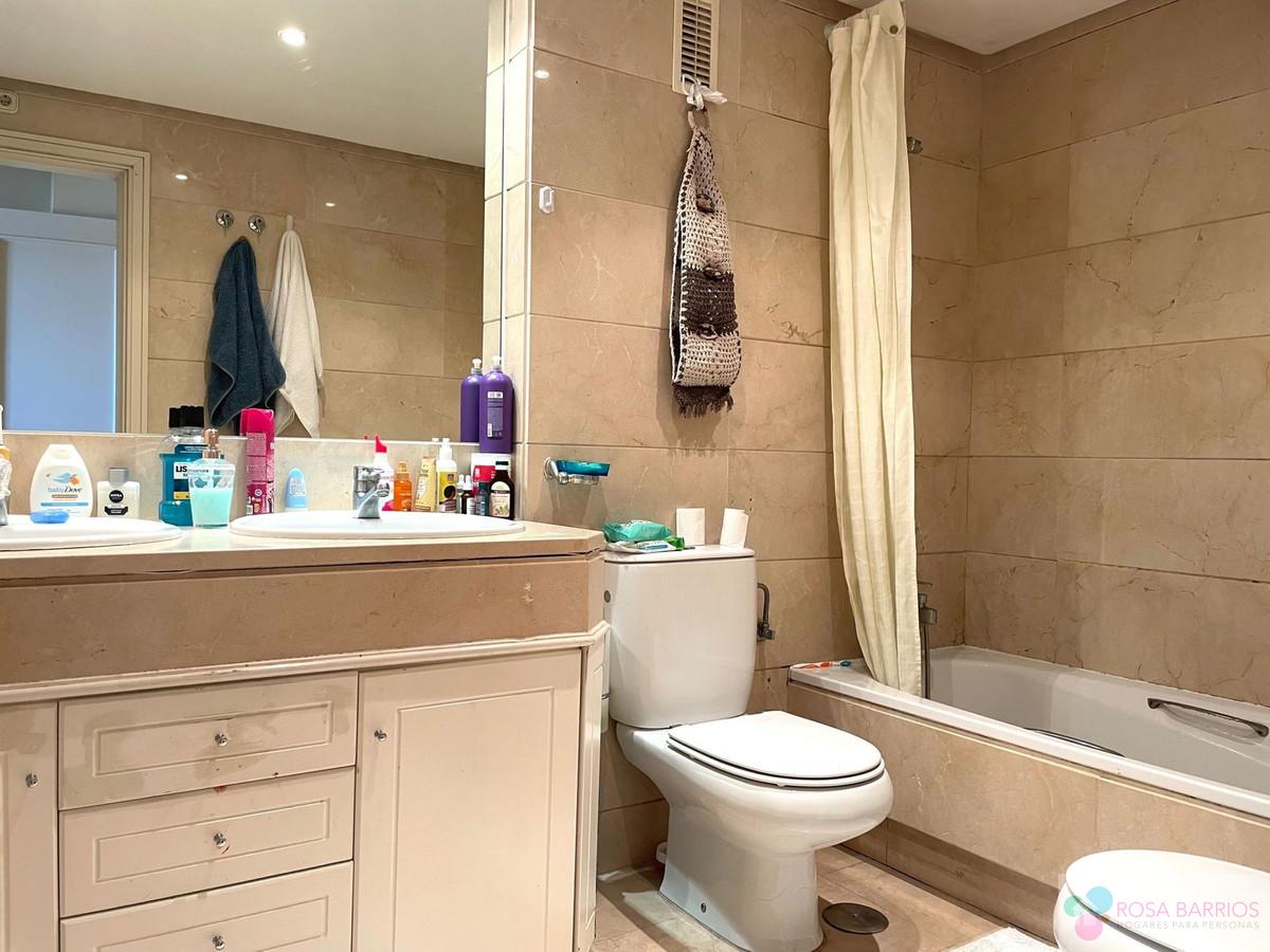 For sale of apartment in Puerto Banús