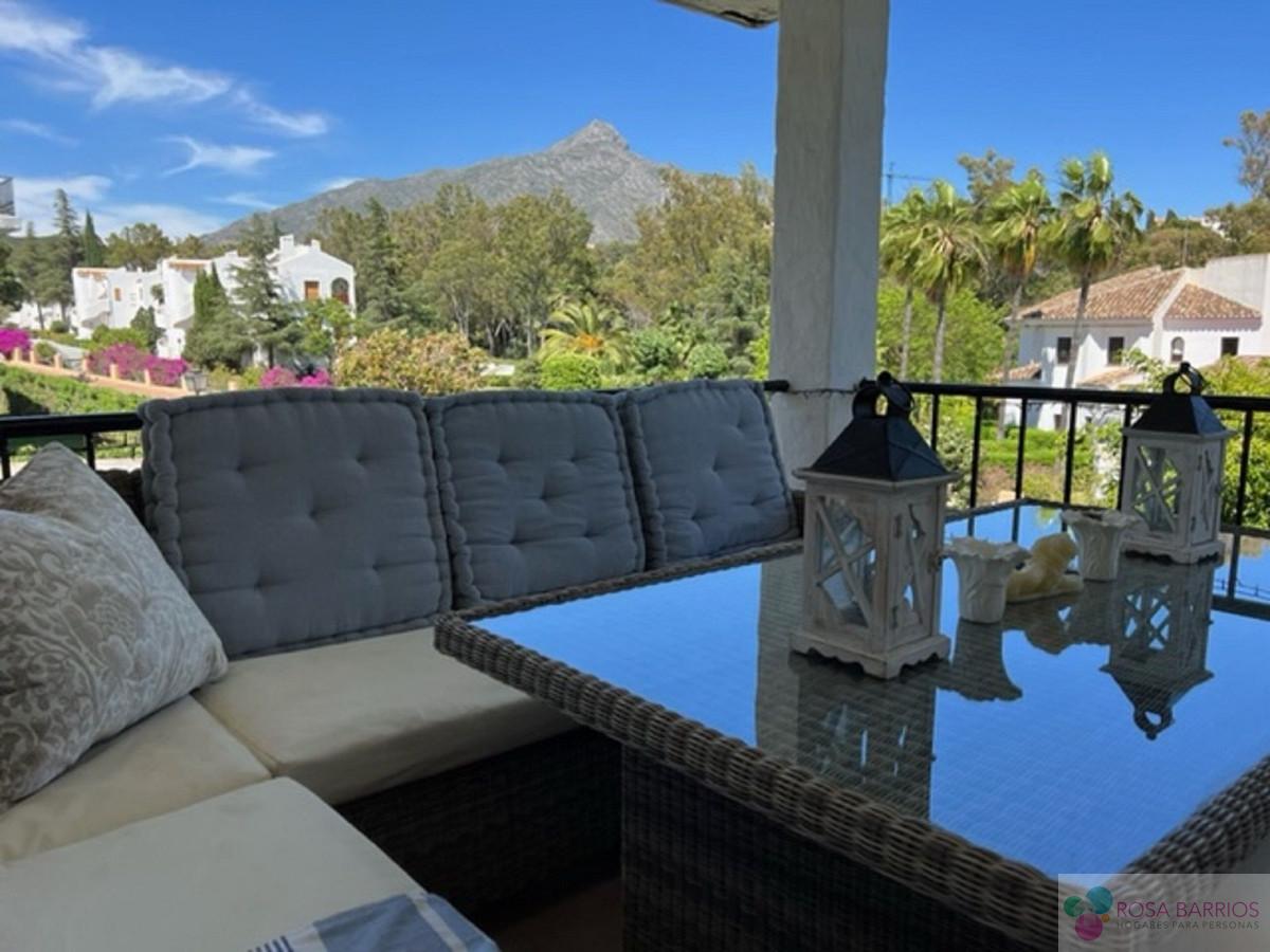 For sale of apartment in Nueva Andalucía