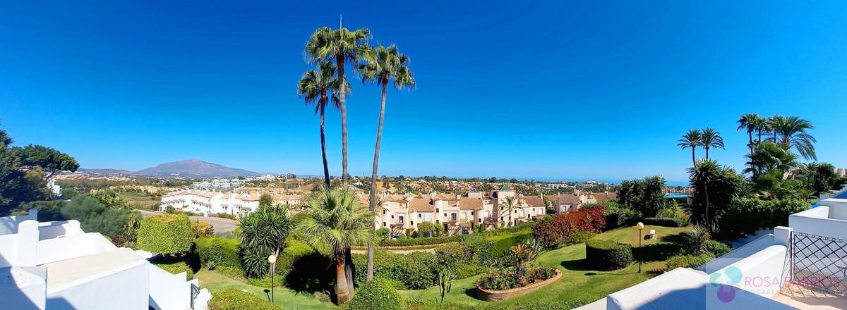 For sale of apartment in Estepona