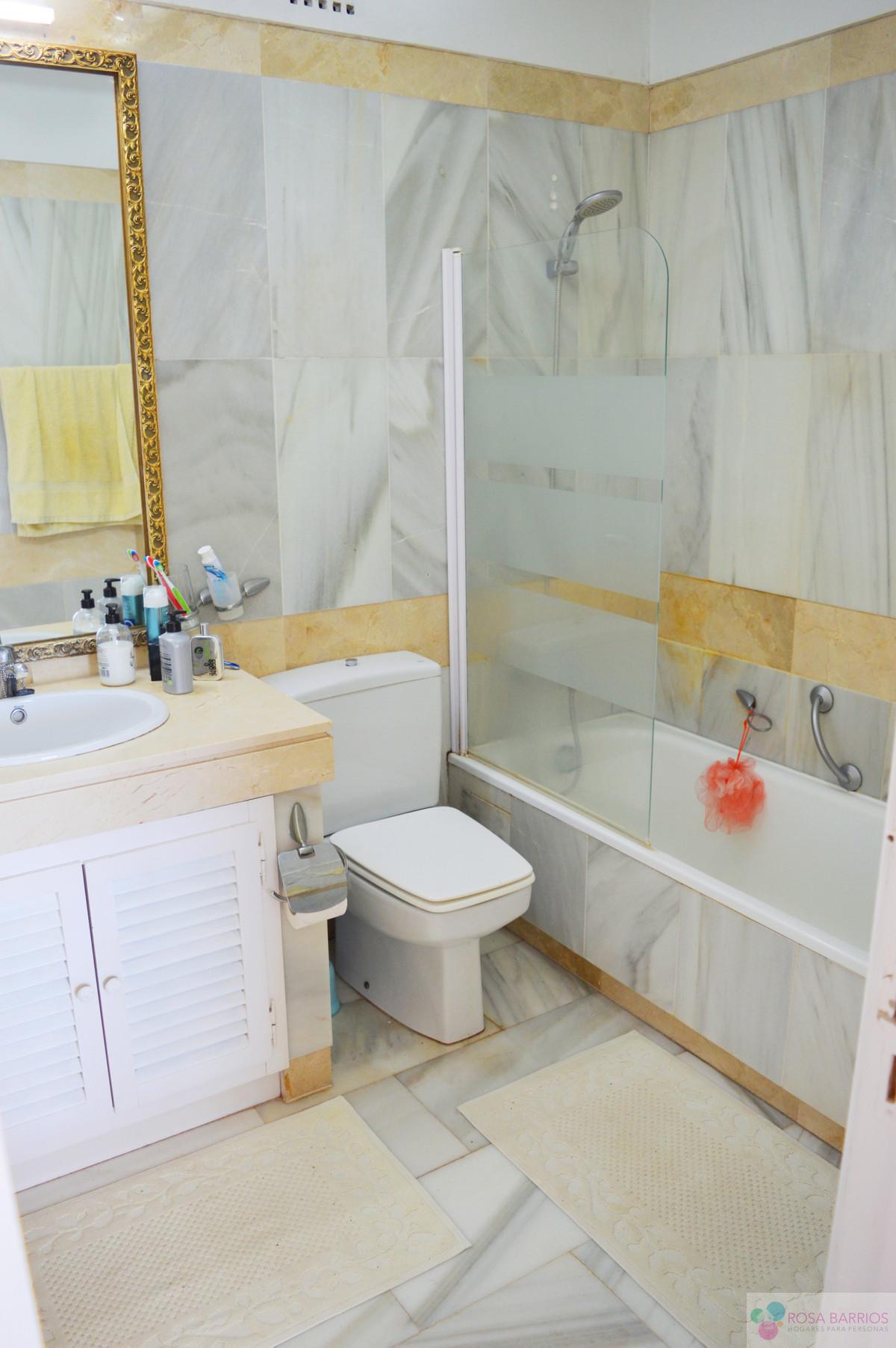 For sale of apartment in Estepona