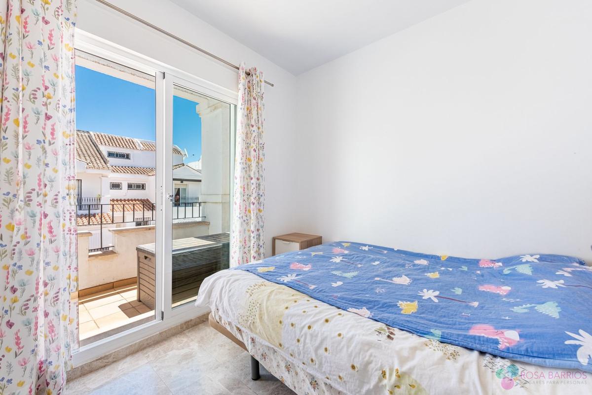 For sale of villa in Nueva Andalucía