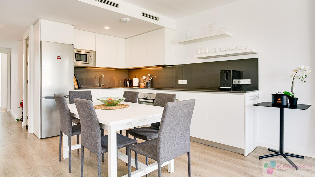 For sale of penthouse in Estepona