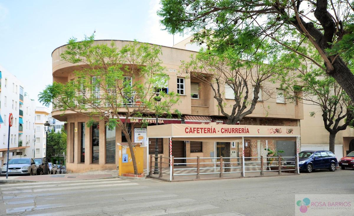 For sale of commercial in Estepona