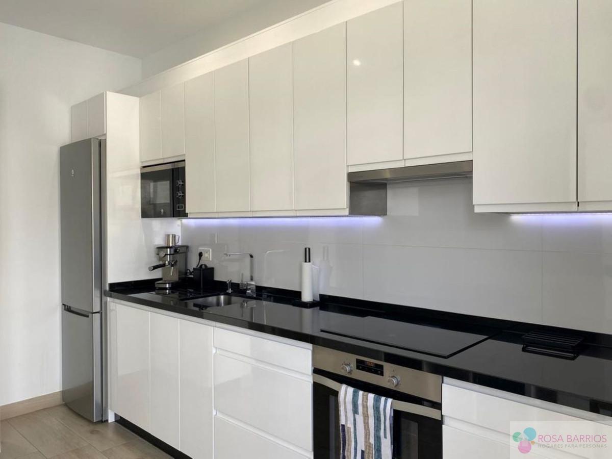For sale of villa in Estepona