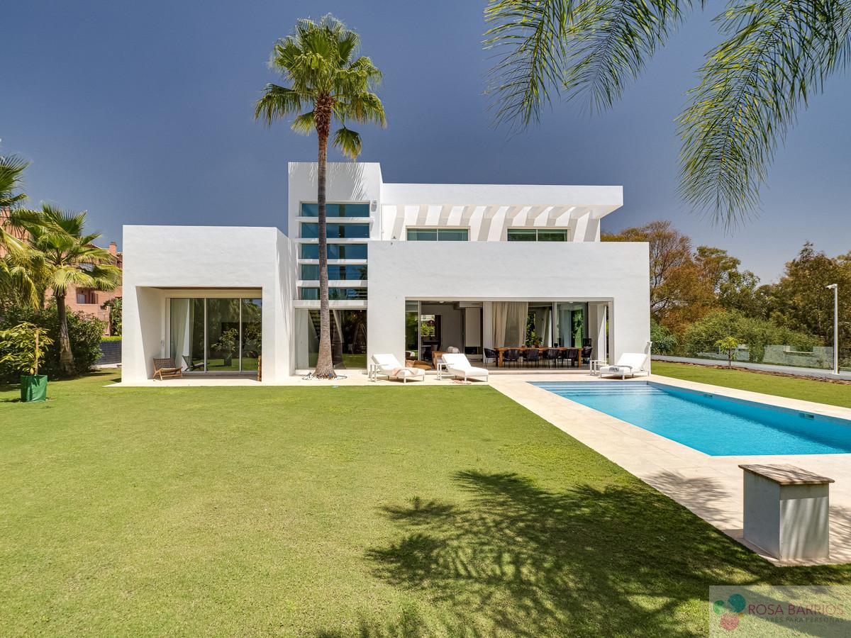 Zu verkaufen von villa in
 Guadalmina Baja