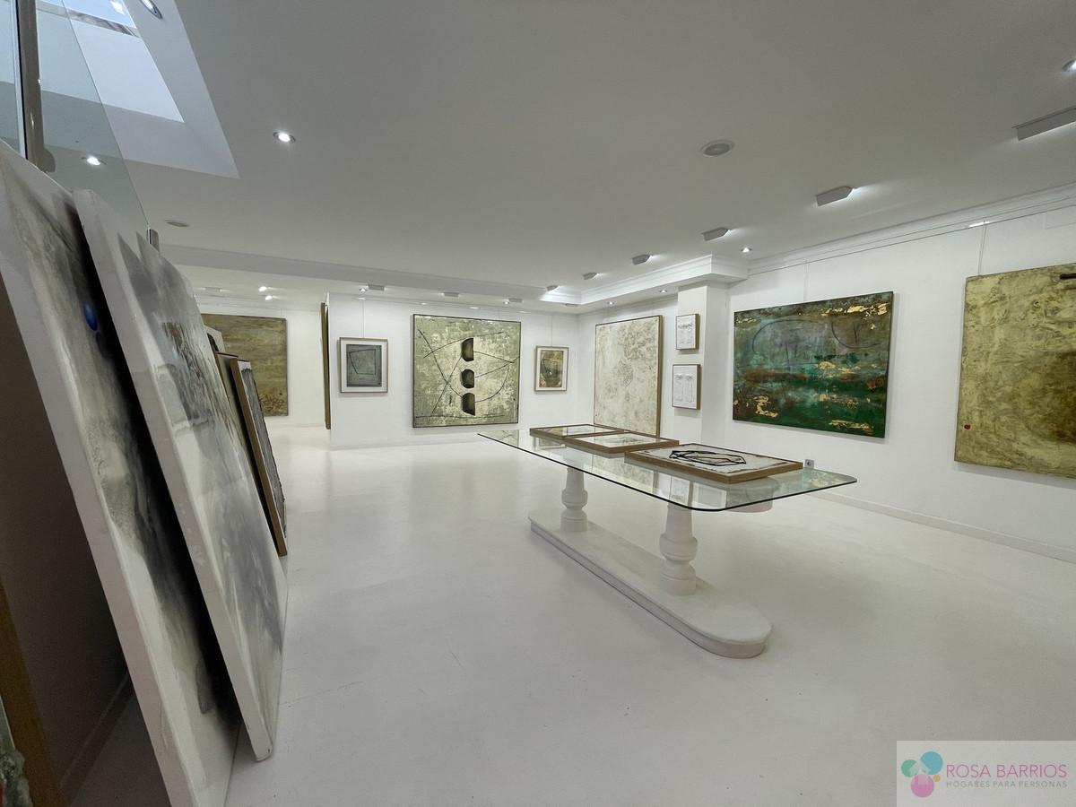 For sale of commercial in Marbella