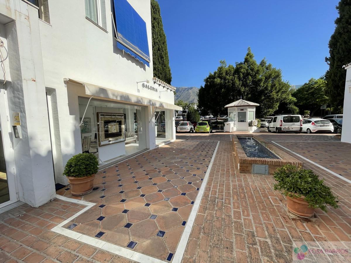 For sale of commercial in Marbella