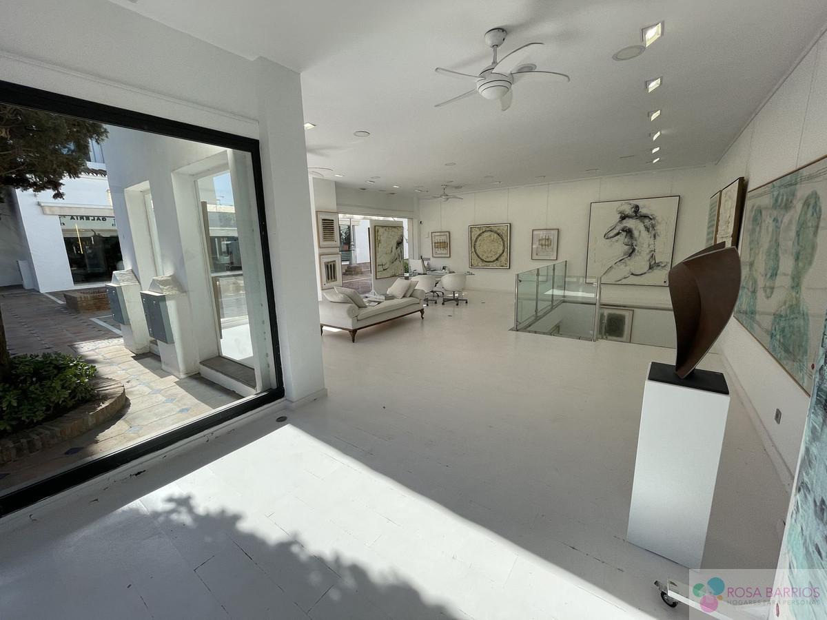 For sale of commercial in Marbella