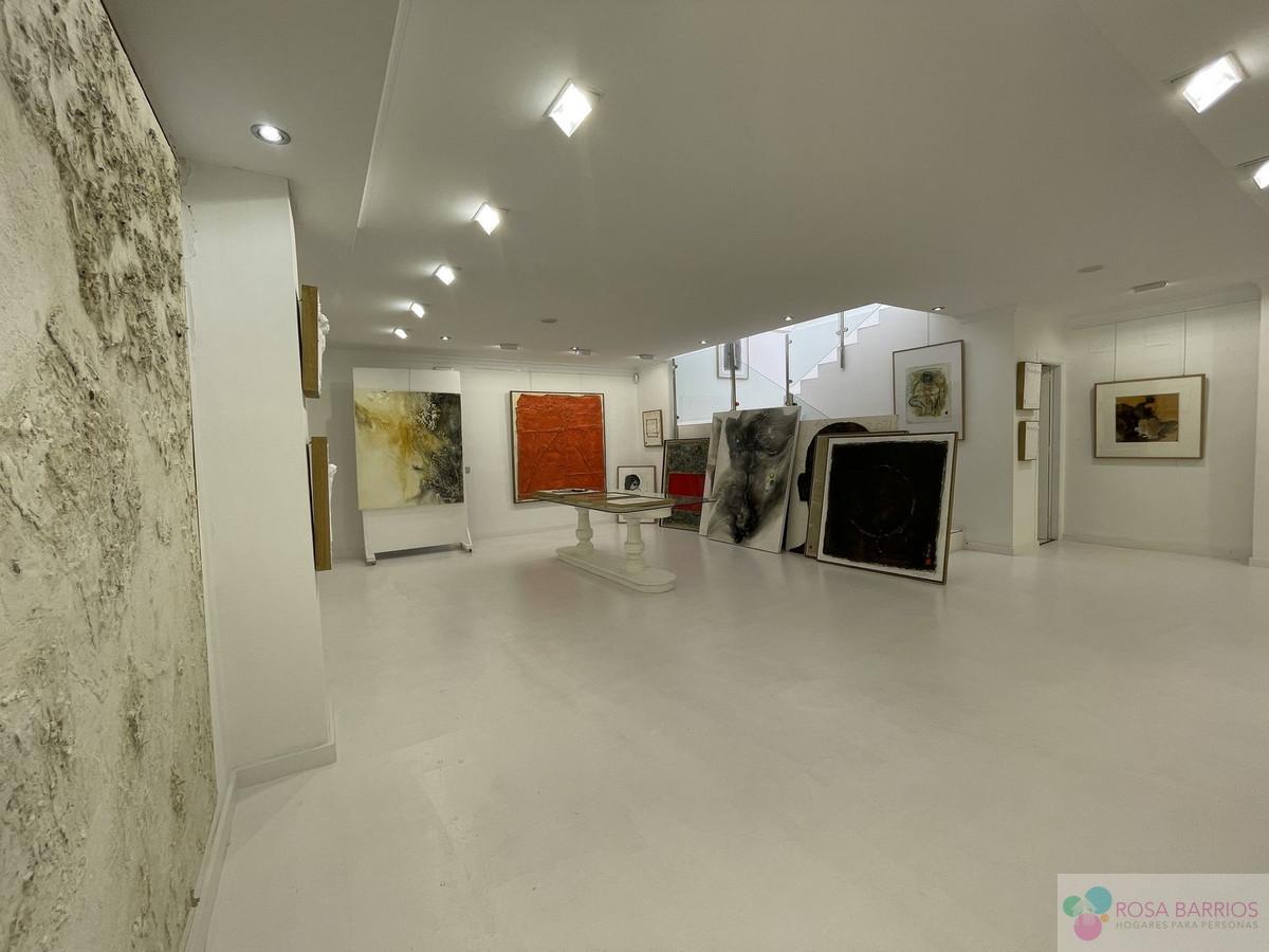 For sale of commercial in Marbella