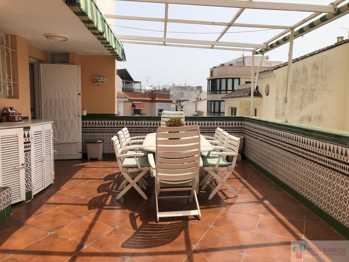 For sale of penthouse in Estepona