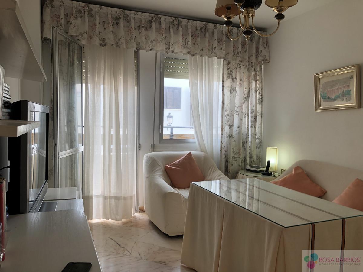 For sale of penthouse in Estepona