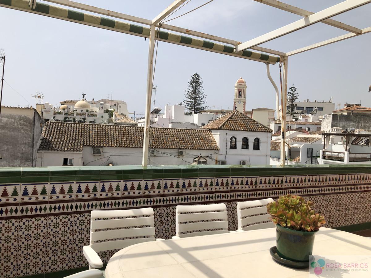 For sale of penthouse in Estepona