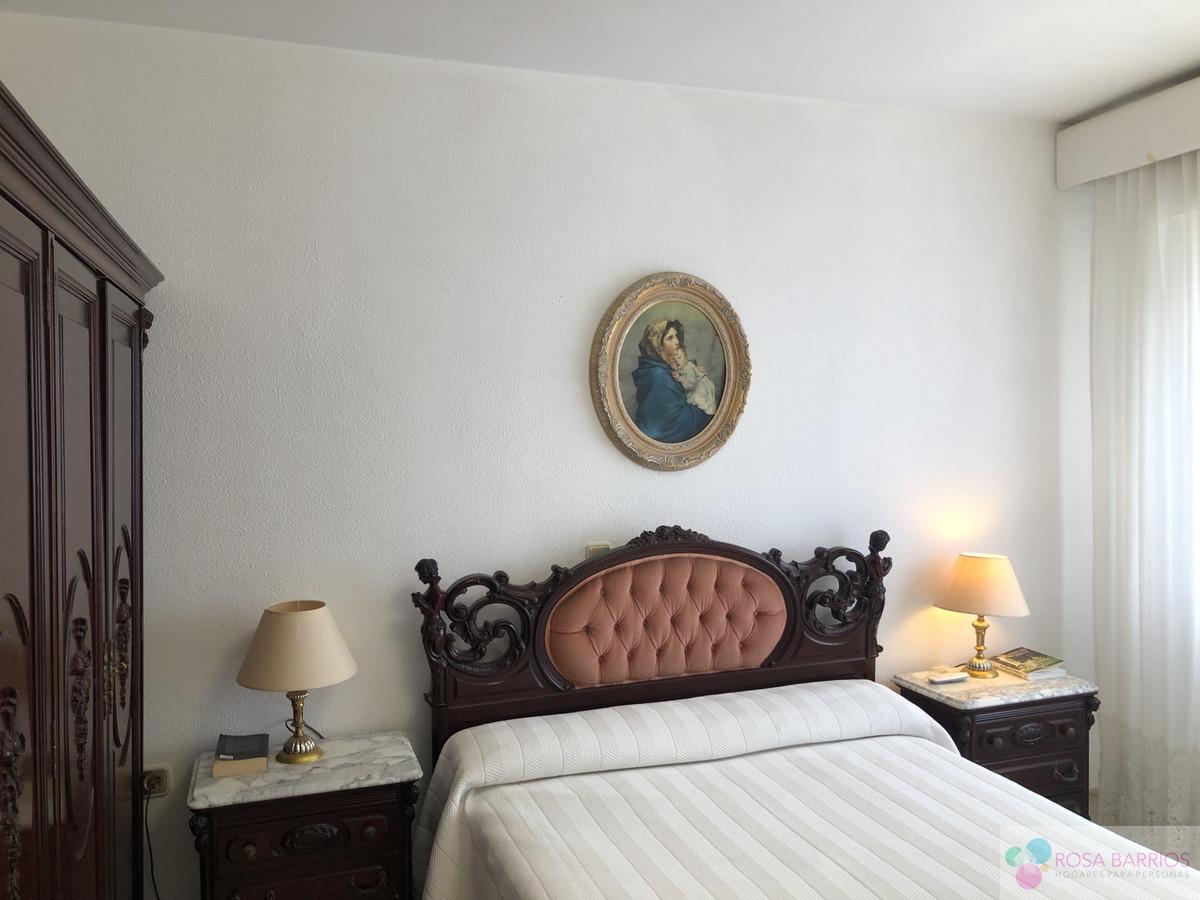For sale of penthouse in Estepona