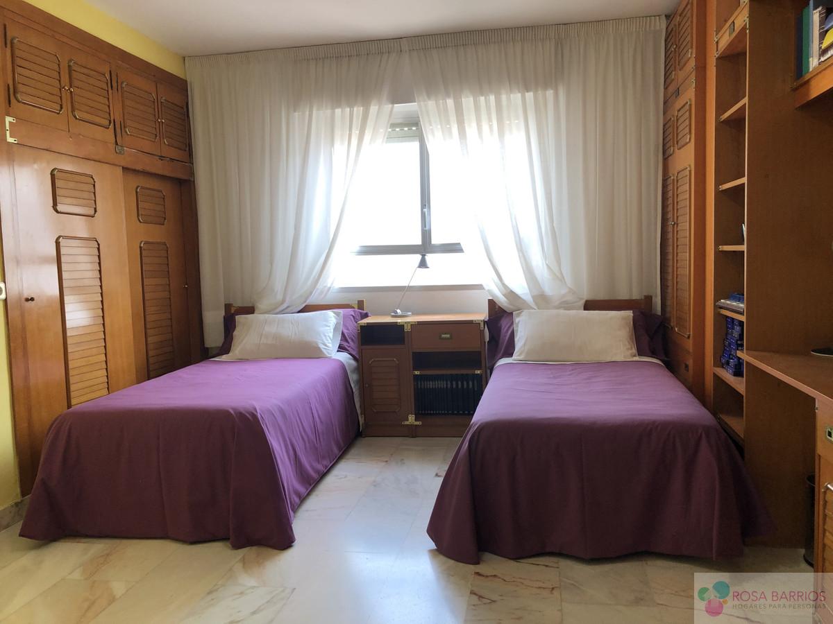 For sale of penthouse in Estepona