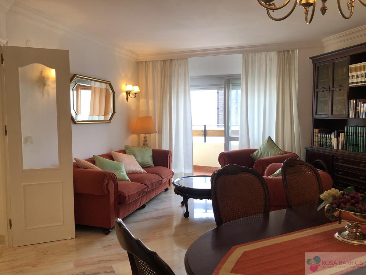 For sale of penthouse in Estepona