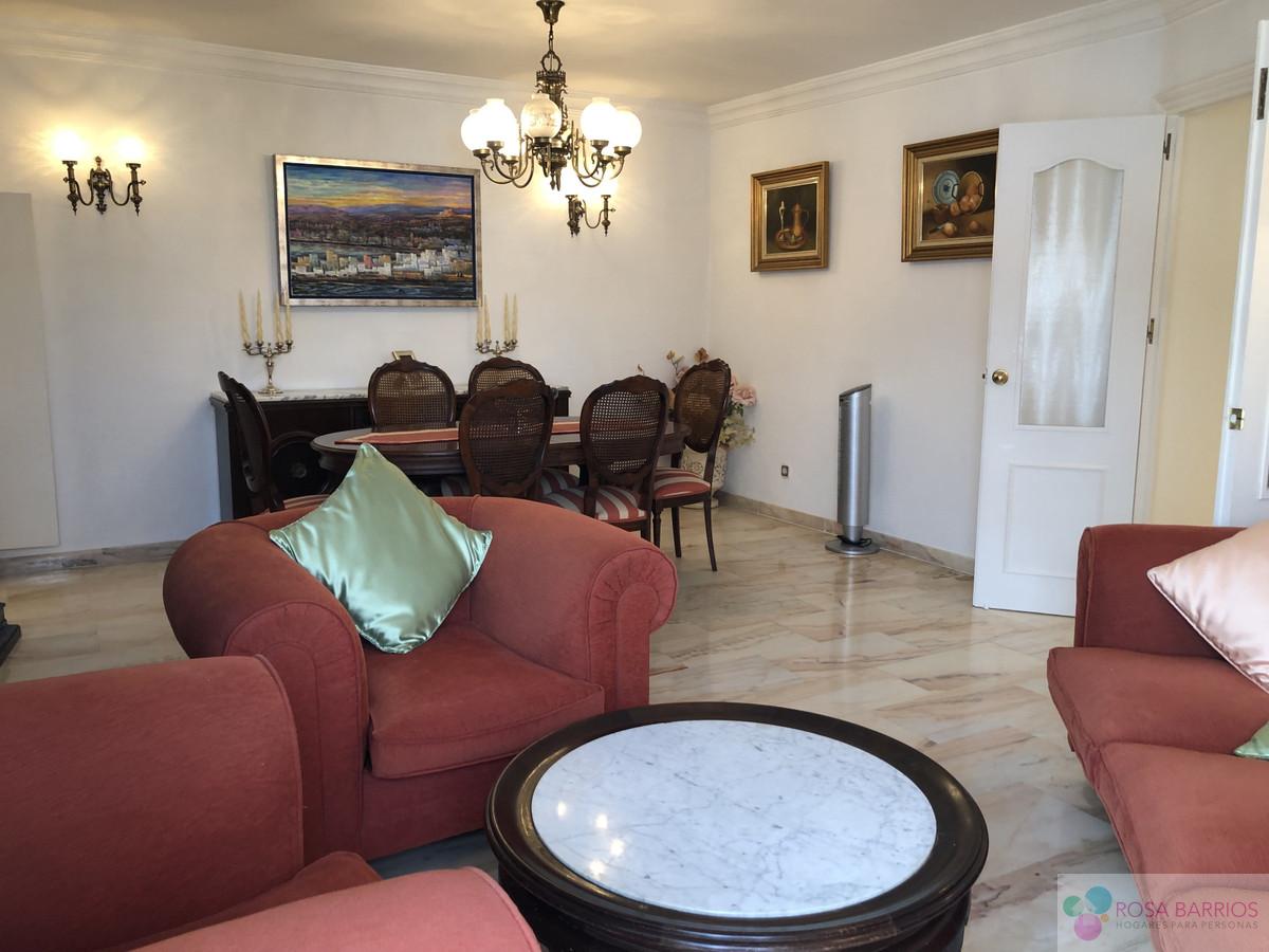 For sale of penthouse in Estepona