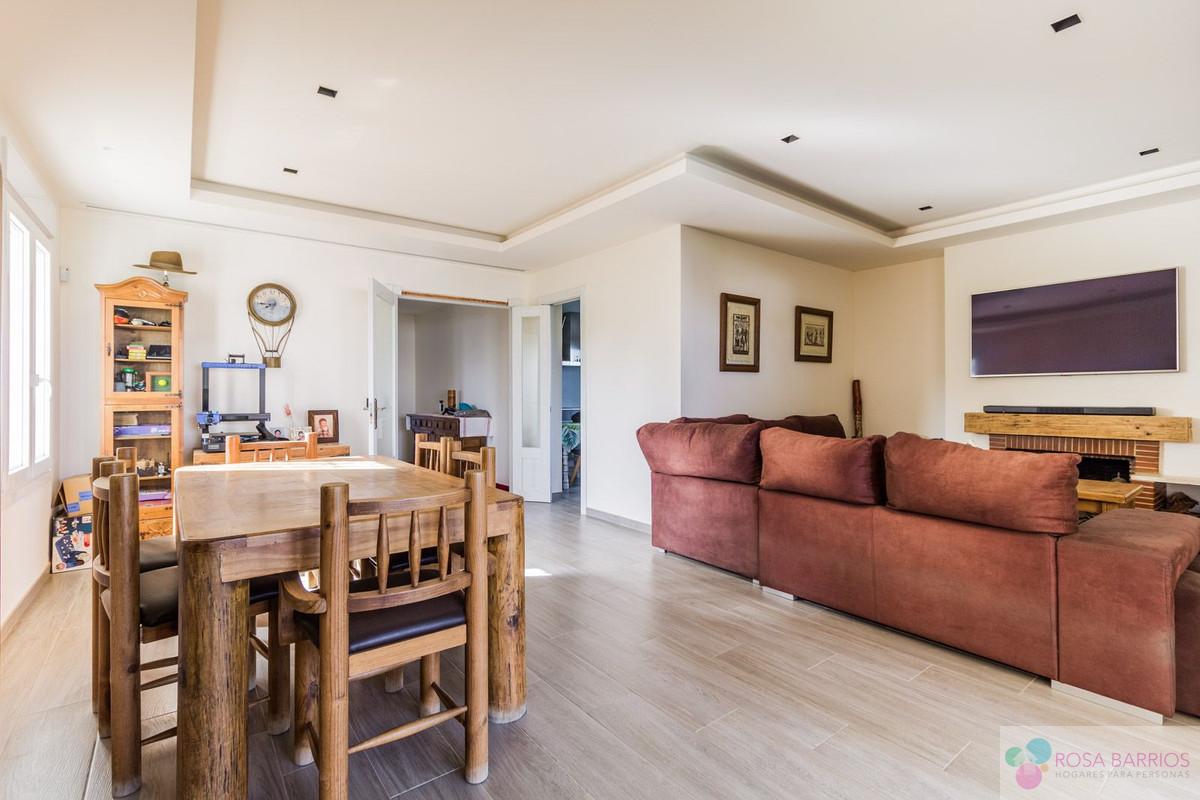 For sale of villa in Estepona
