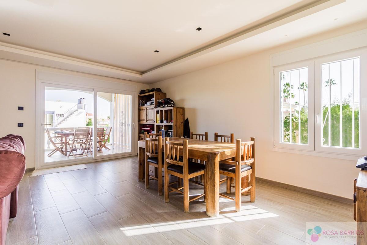 For sale of villa in Estepona