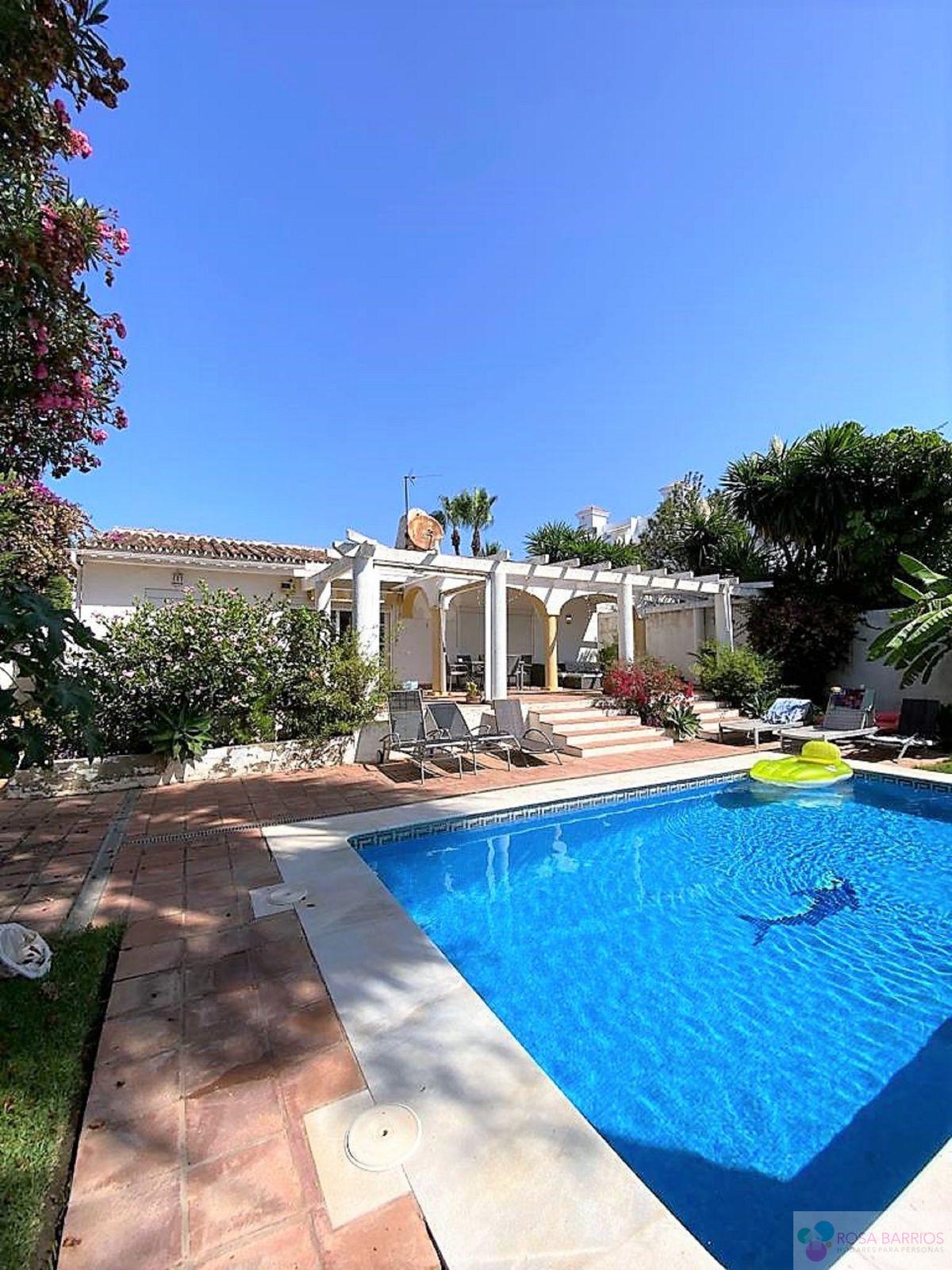 Venta de villa en Nueva Andalucía