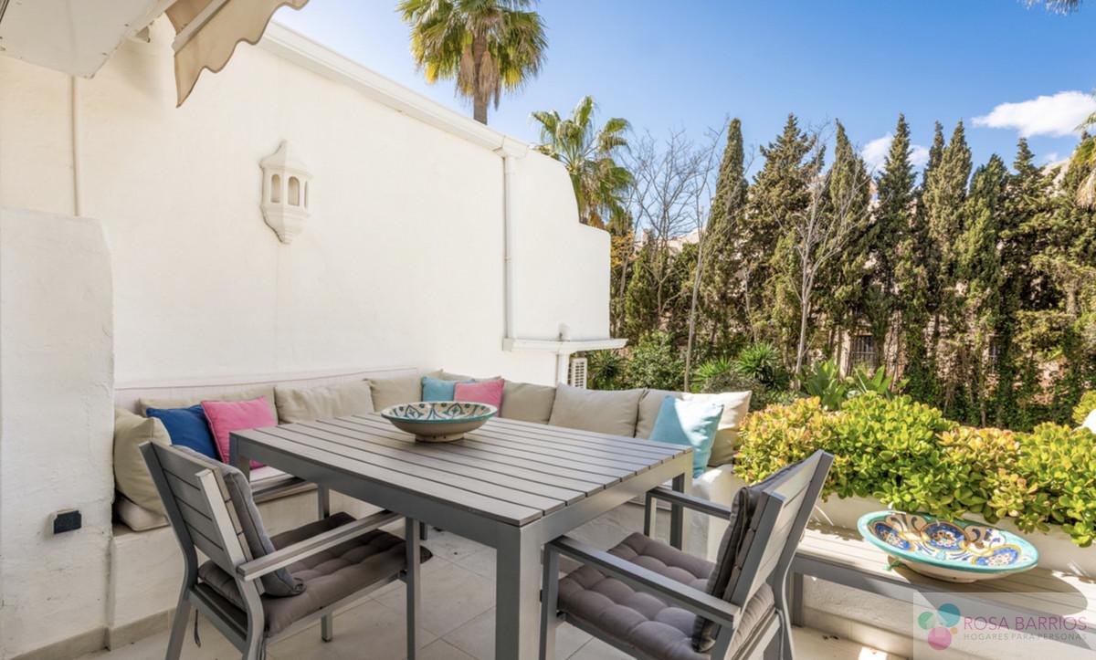 For sale of penthouse in Puerto Banús