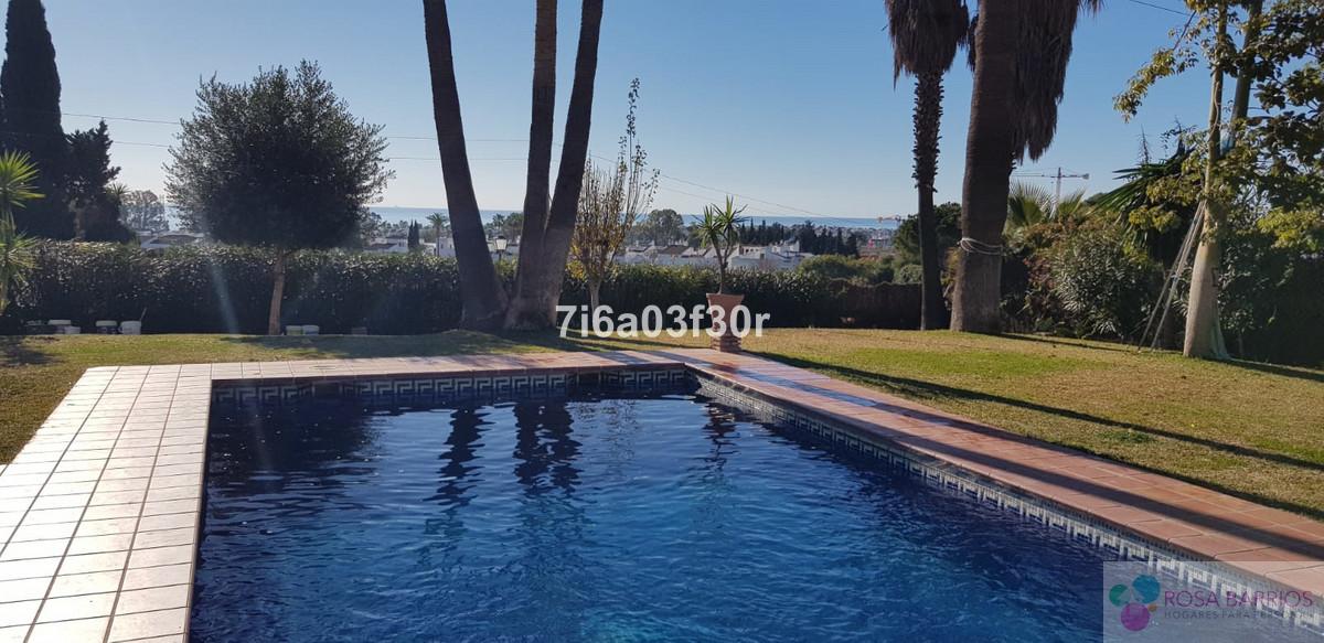 Zu verkaufen von villa in
 Estepona